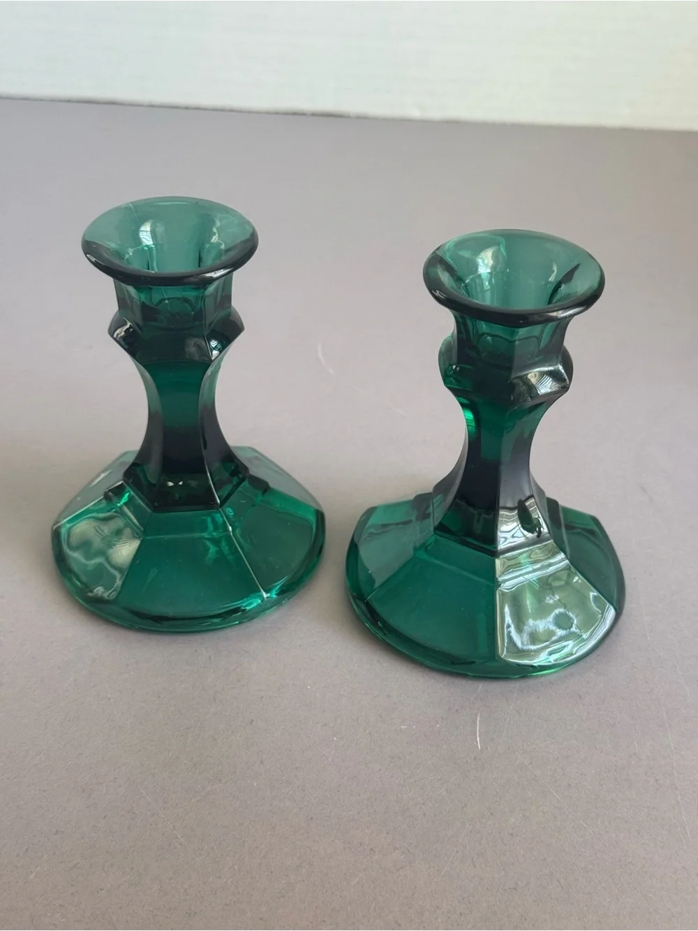 N/A elegant emerald